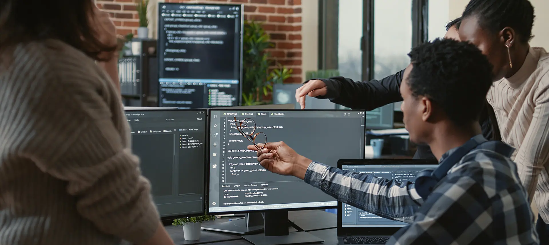 Pros and Cons of In-House Software Development