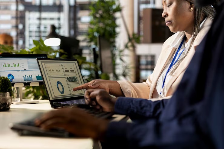 Business Intelligence (BI) & Analytics Business Intelligence (BI) & Analytics