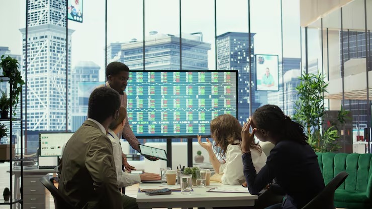 Navigating Financial Complexities - HomeNest.Software